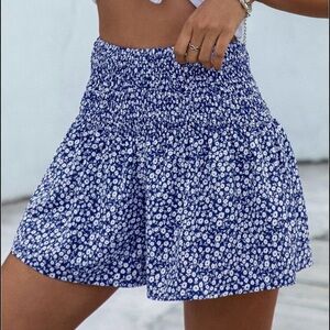 Breezaya Ditsy Floral Shirred Wide Leg Shorts Medium